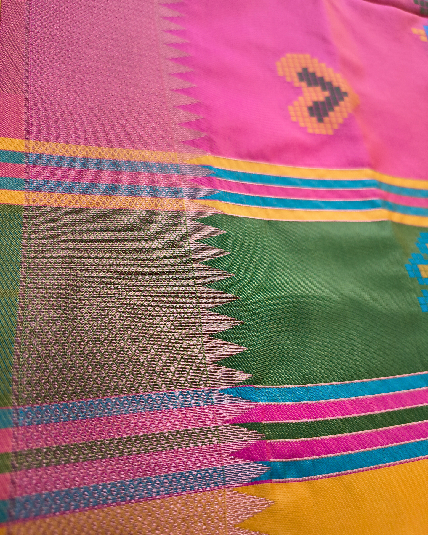 Pure Silk Saree with Contrast Pallu and Butta - Mango Yellow