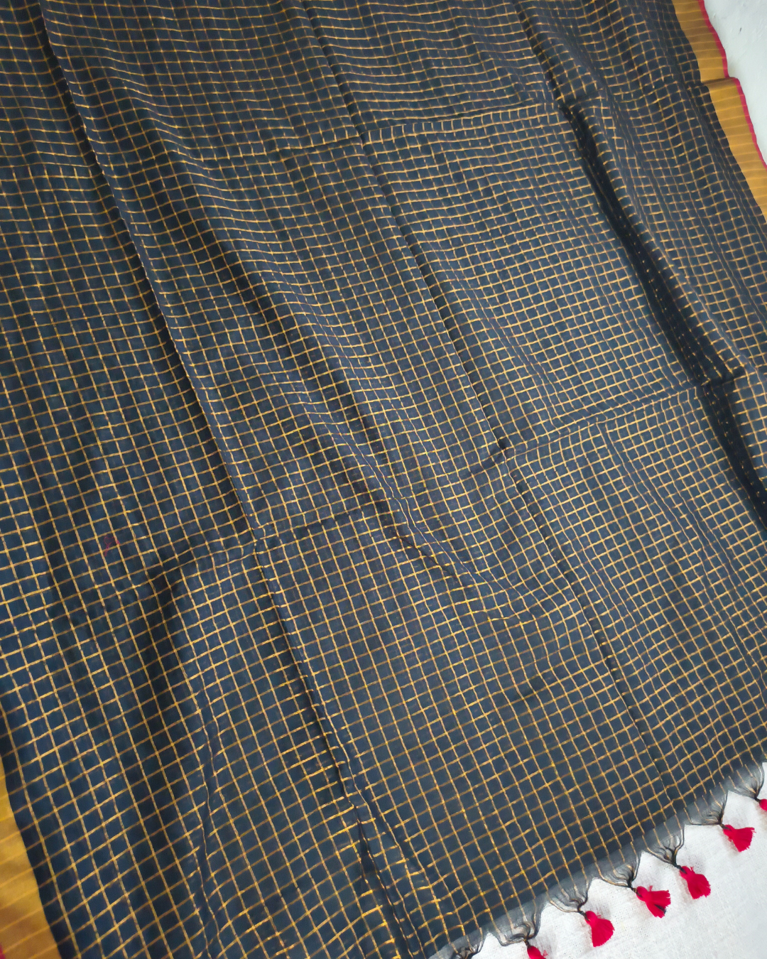 Mul Cotton Zari Checks Handloom Saree with contrast border - Black MammaHug