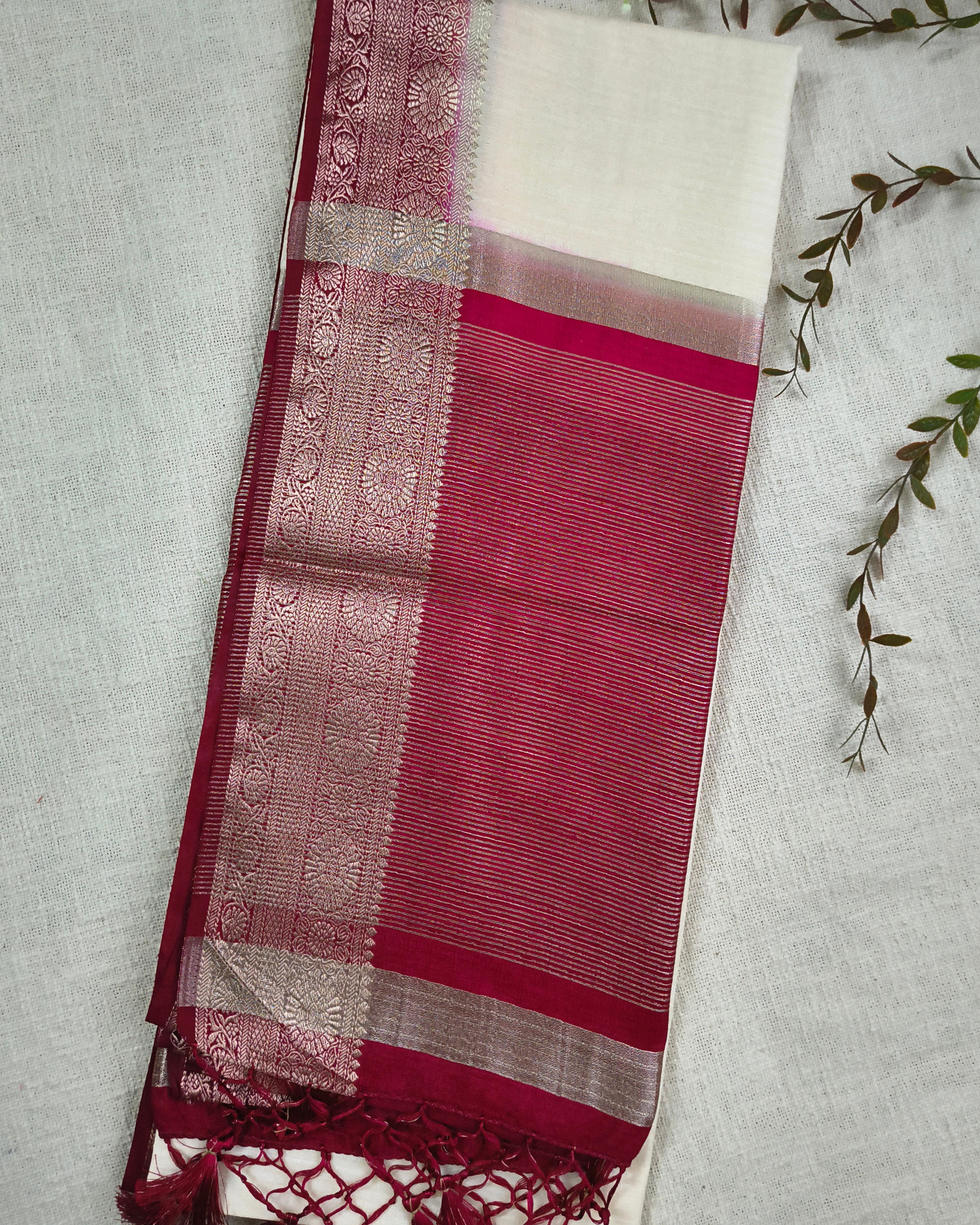 Tussar Matka Silk Saree with Contrast Pallu - White