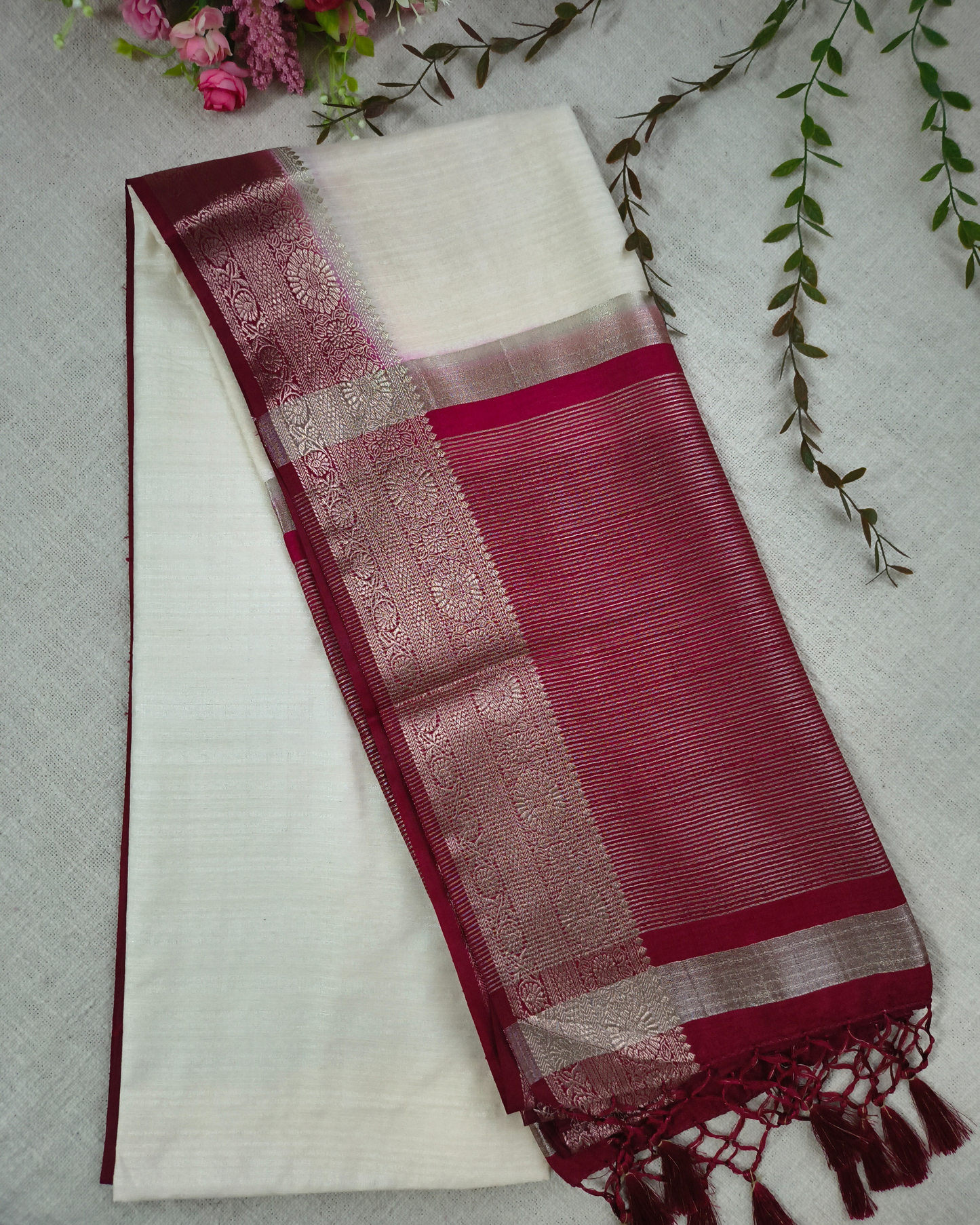 Tussar Matka Silk Saree with Contrast Pallu - White