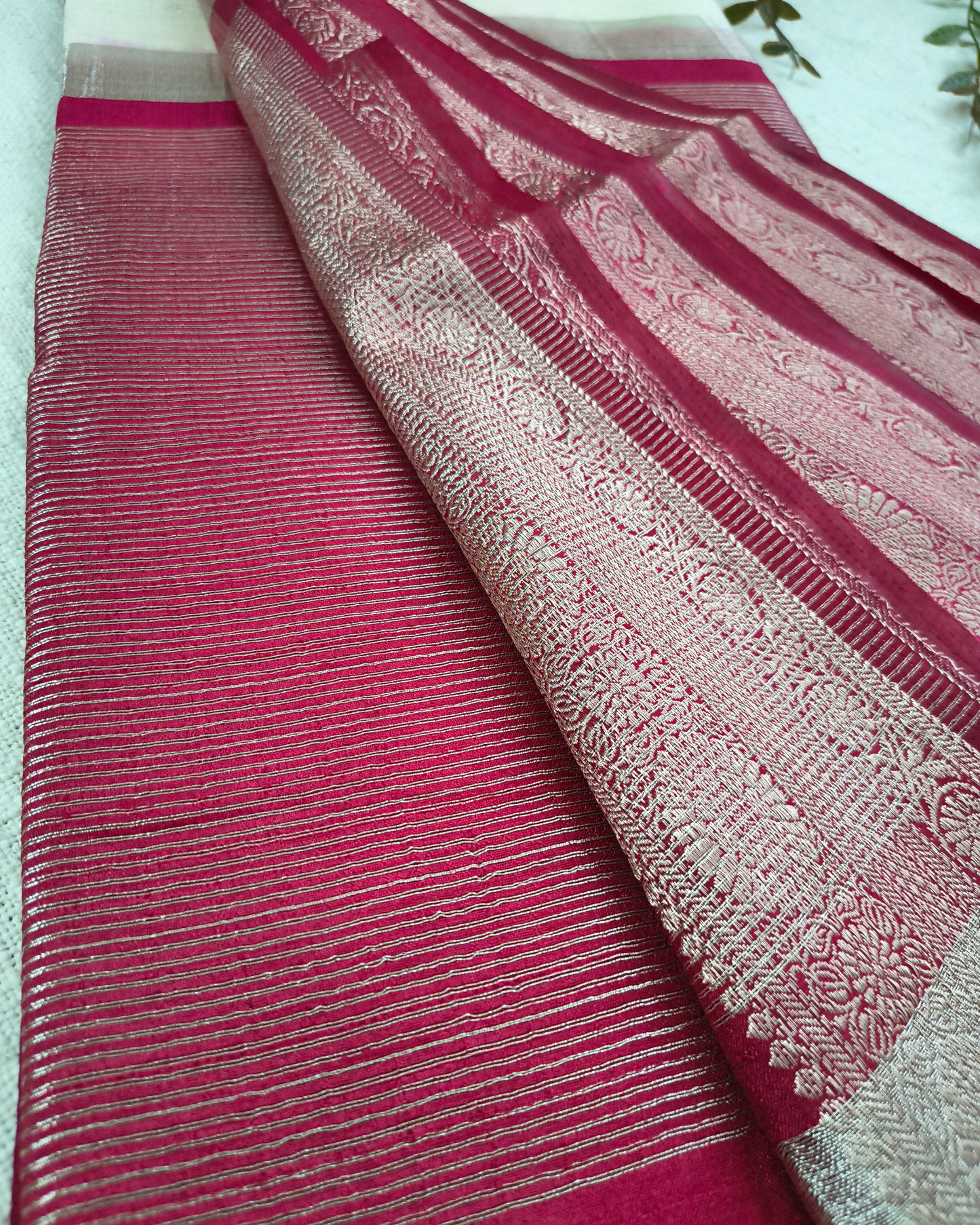 Tussar Matka Silk Saree with Contrast Pallu - White