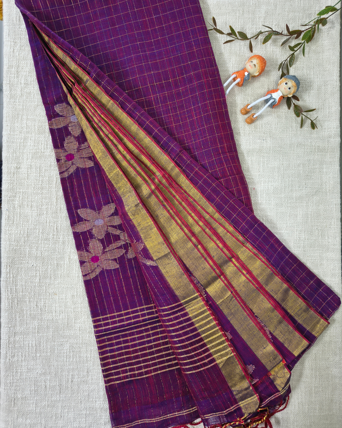 Linen By Linen Handloom Saree Floral Jamdhani Weaving- Purple MammaHug