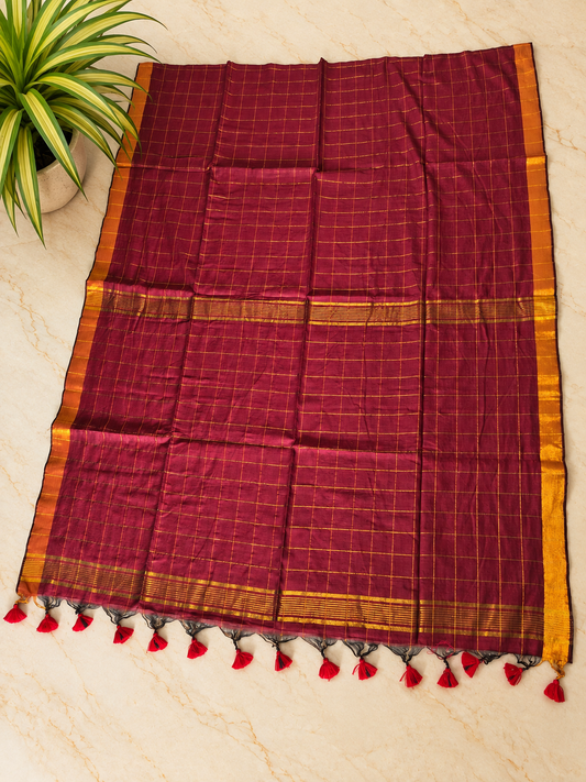 Traditional Big Checks Mul cotton with tassels - Crimson Red MammaHug
