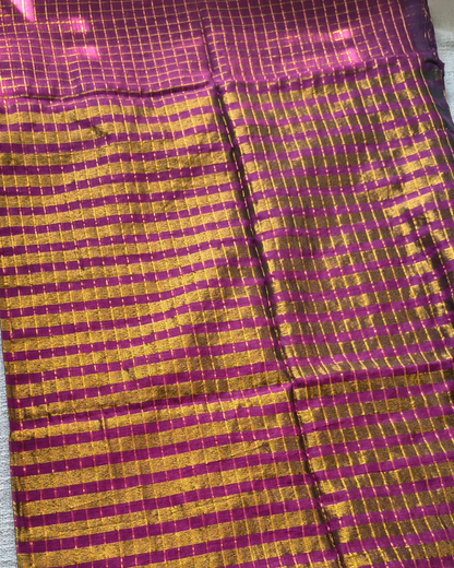 Mul Cotton Zari Checks Handloom Saree - Magenta MammaHug