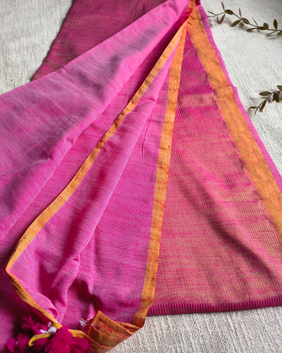 Pure Cottom Handloom Saree with Gold Zari weaving in Half & Half Pattern - Pink