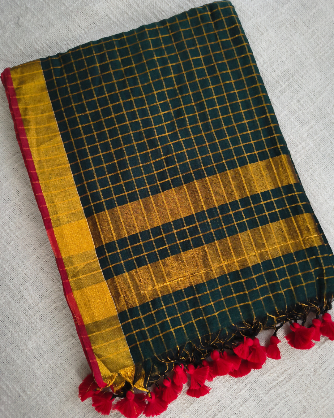 Mul Cotton Zari Checks Handloom Saree with contrast border - Bottle Green MammaHug