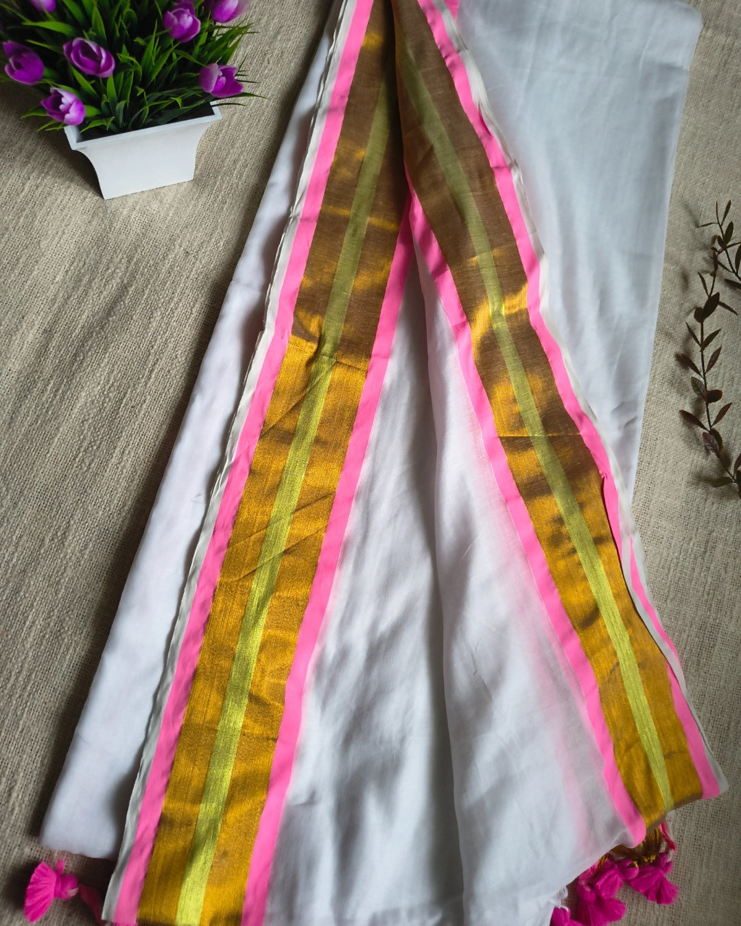 Onam Sarees - 120 tc Mul Cotton Handloom Saree - White & Pink