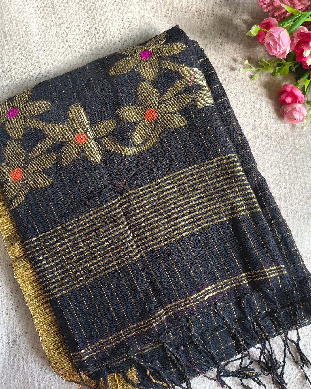 Linen By Linen Handloom Saree Floral Jamdhani Weaving - Black MammaHug