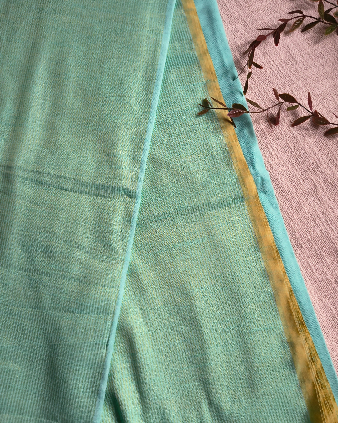 Pure Cottom Handloom Saree with Gold Zari weaving in Half & Half Pattern - Pista Green