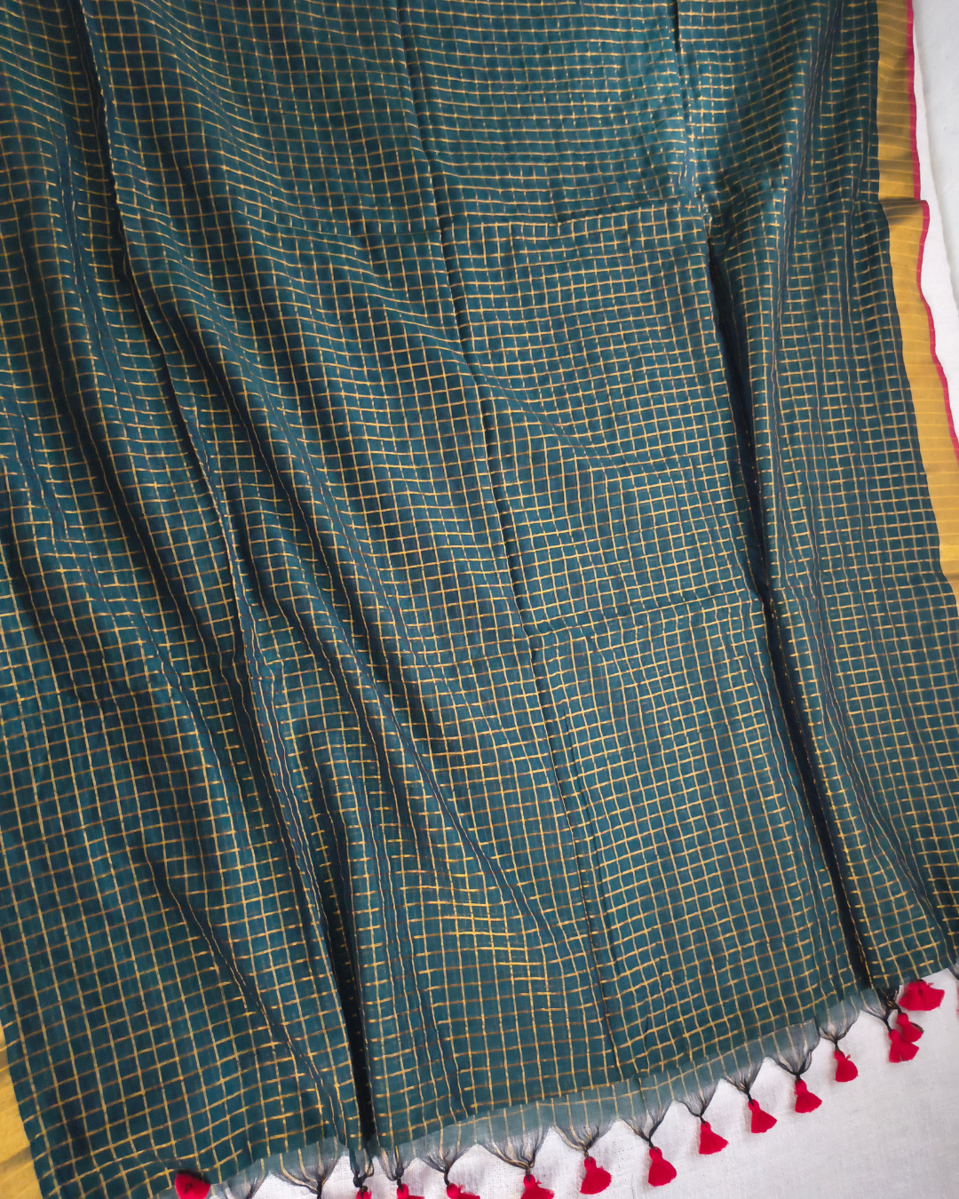 Mul Cotton Zari Checks Handloom Saree with contrast border - Bottle Green MammaHug