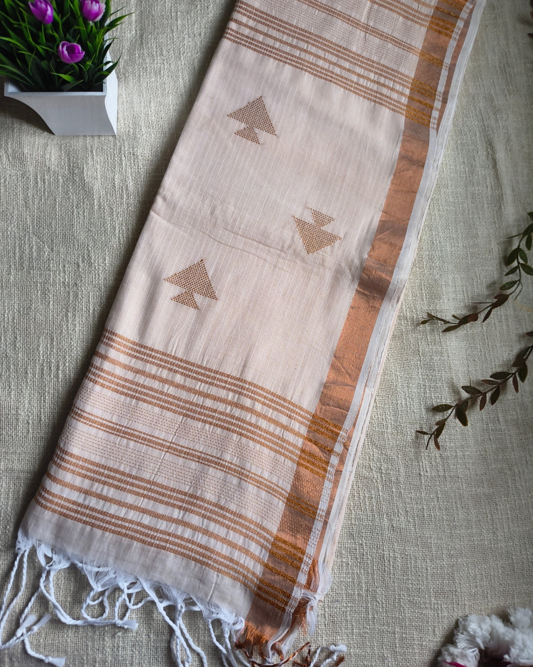 Pure Cottom Handloom Saree with Copper Zari weaving - Off White