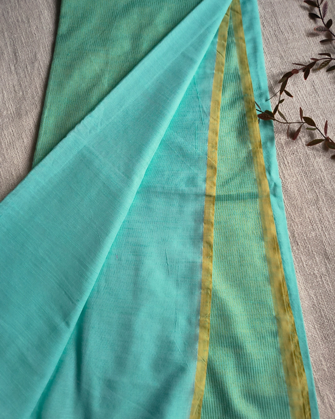 Pure Cottom Handloom Saree with Gold Zari weaving in Half & Half Pattern - Pista Green