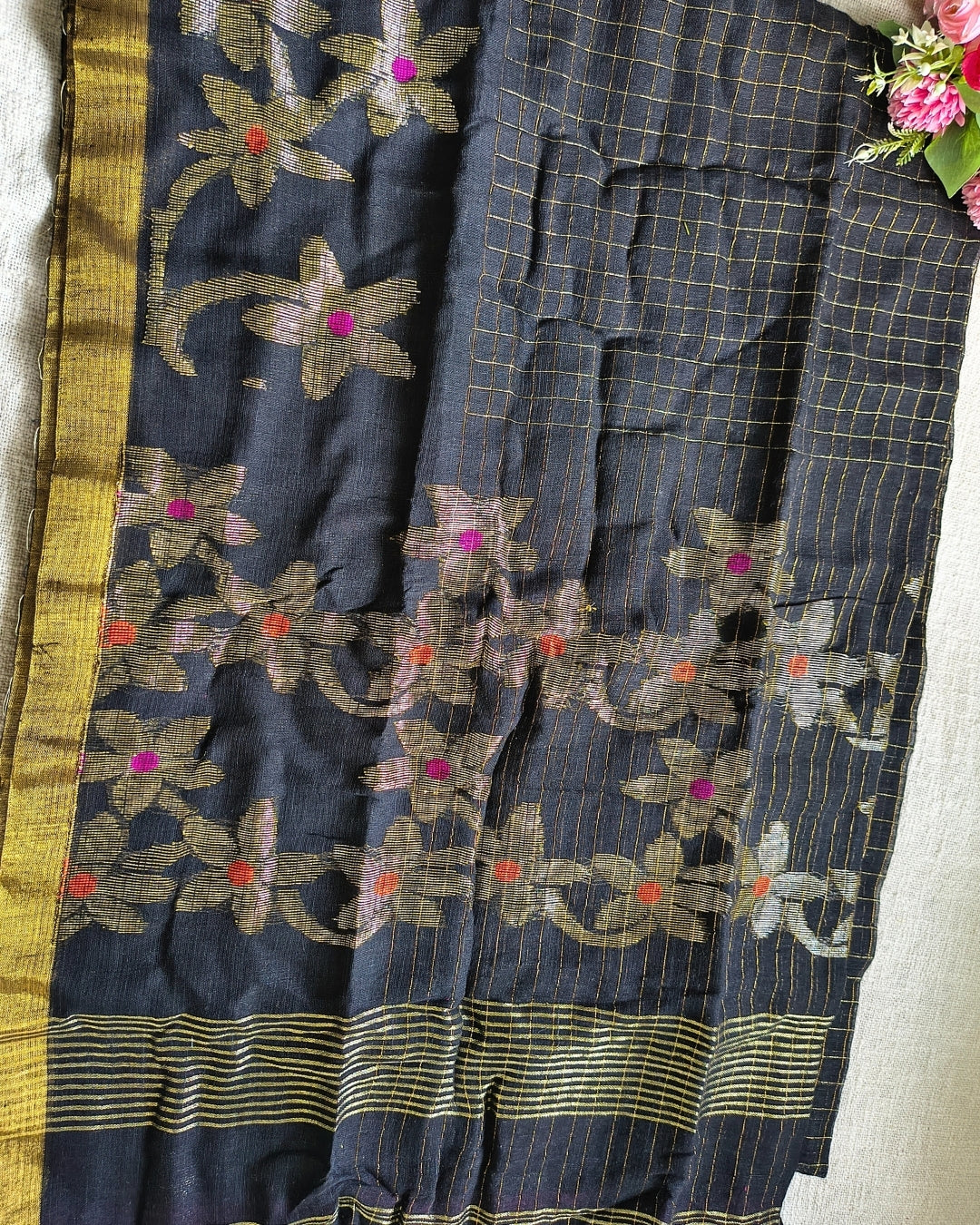 Linen By Linen Handloom Saree Floral Jamdhani Weaving - Black MammaHug