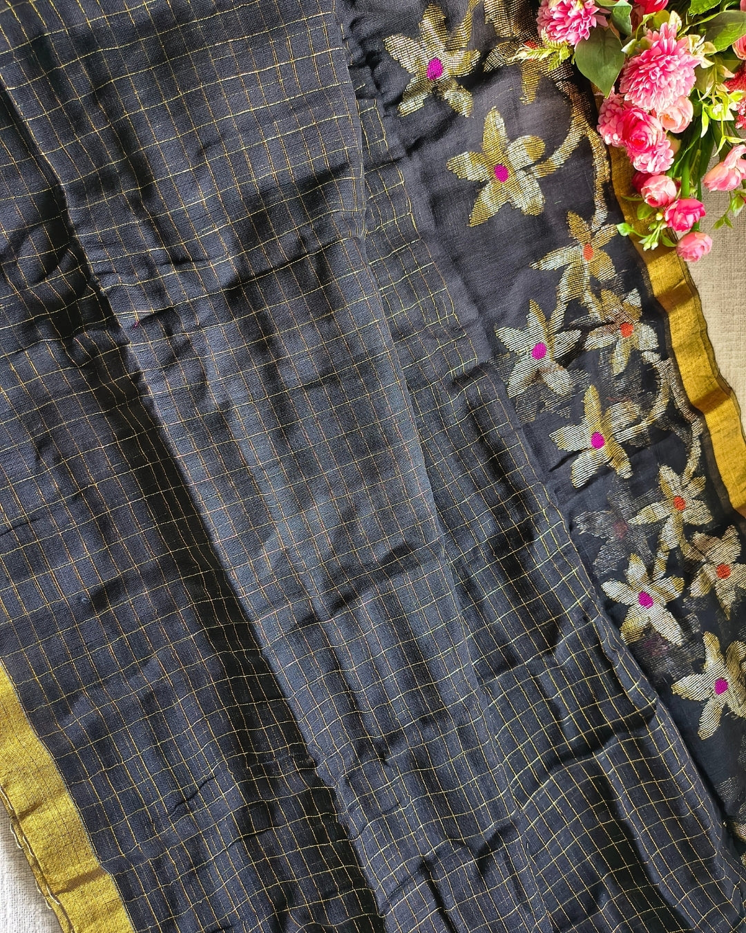 Linen By Linen Handloom Saree Floral Jamdhani Weaving - Black MammaHug