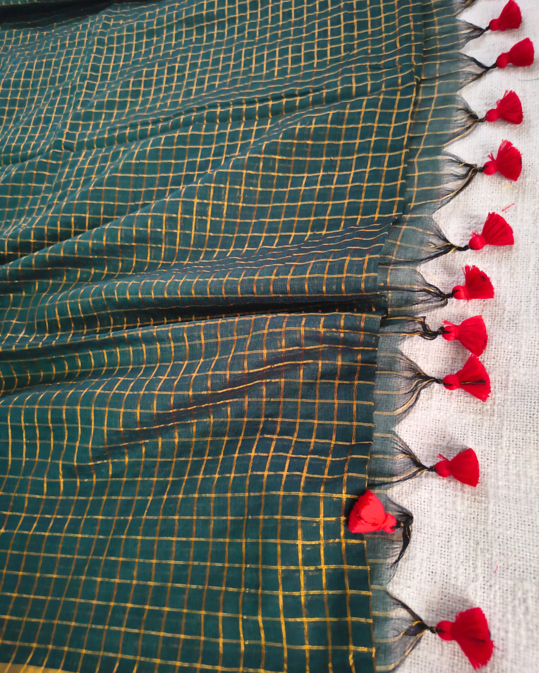 Mul Cotton Zari Checks Handloom Saree with contrast border - Bottle Green MammaHug