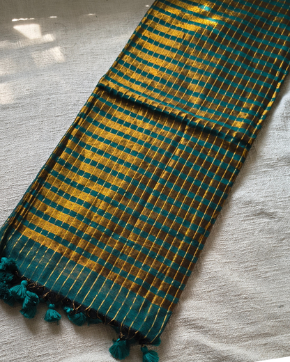 Mul Cotton Zari Checks Handloom Saree - Bottle Green MammaHug