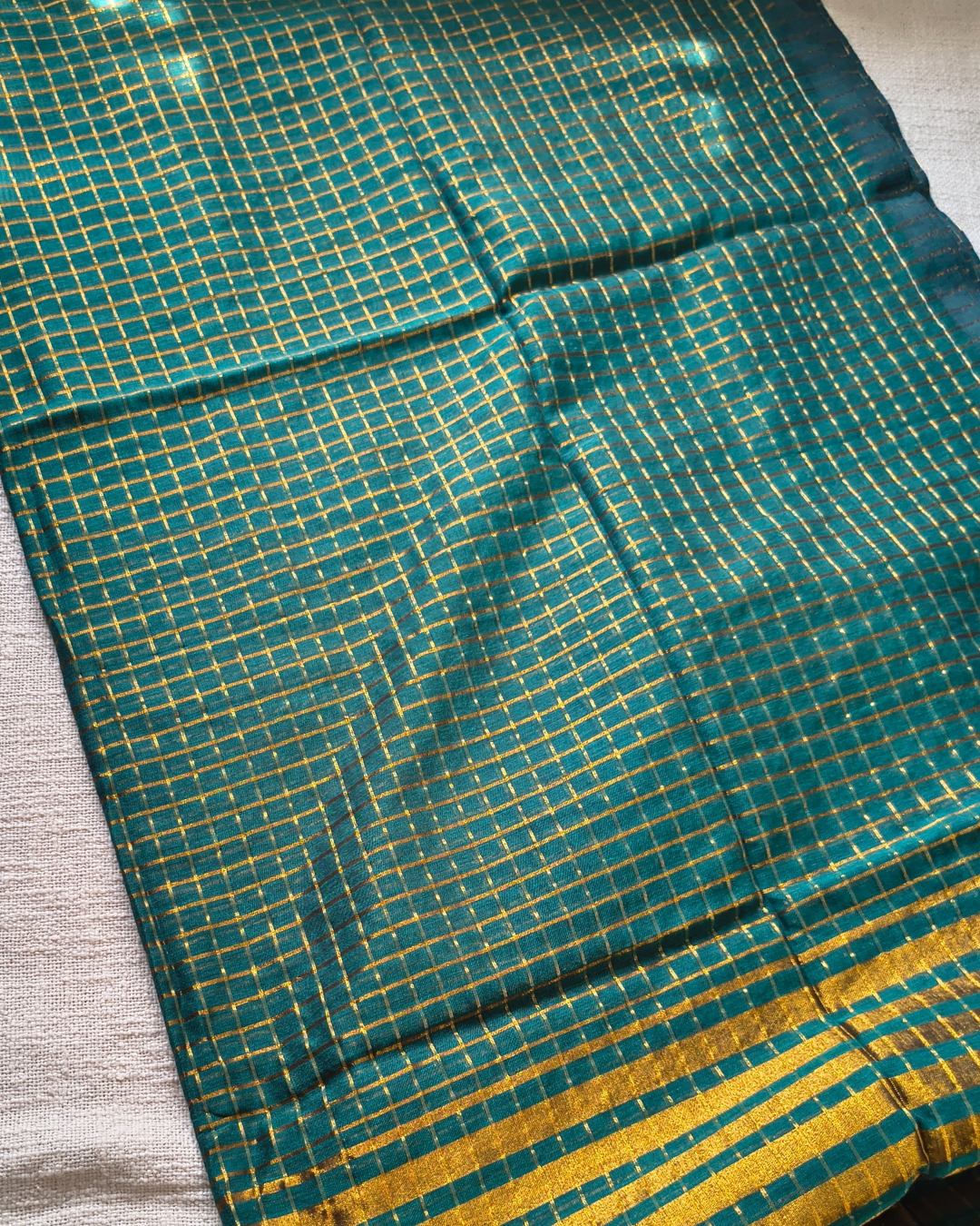 Mul Cotton Zari Checks Handloom Saree - Bottle Green MammaHug