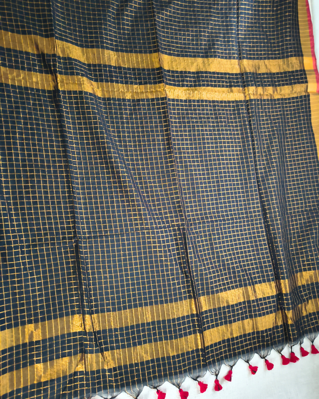 Mul Cotton Zari Checks Handloom Saree with contrast border - Black MammaHug