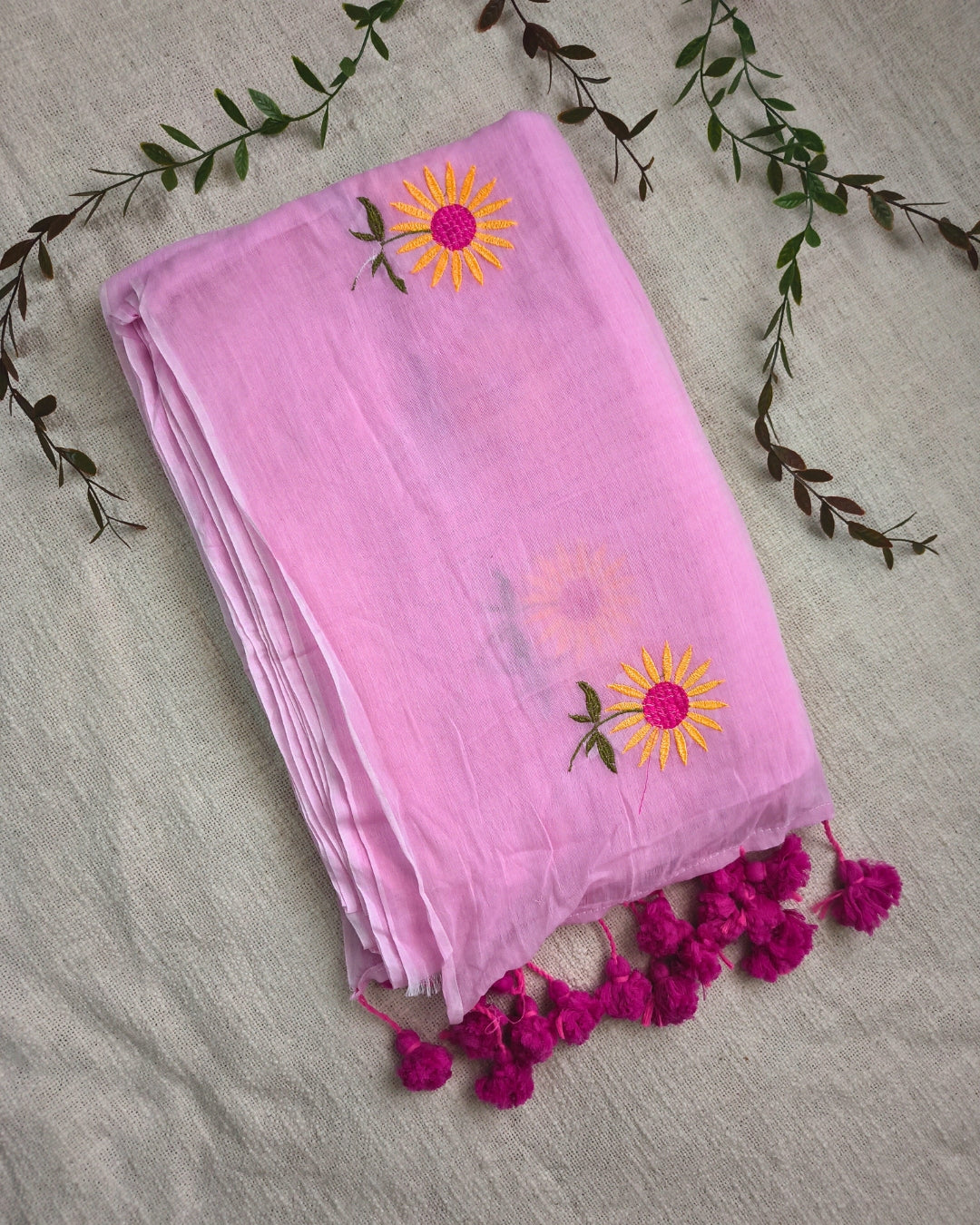 Mul Cottom Handloom Saree Flower Embroidery - Baby Pink