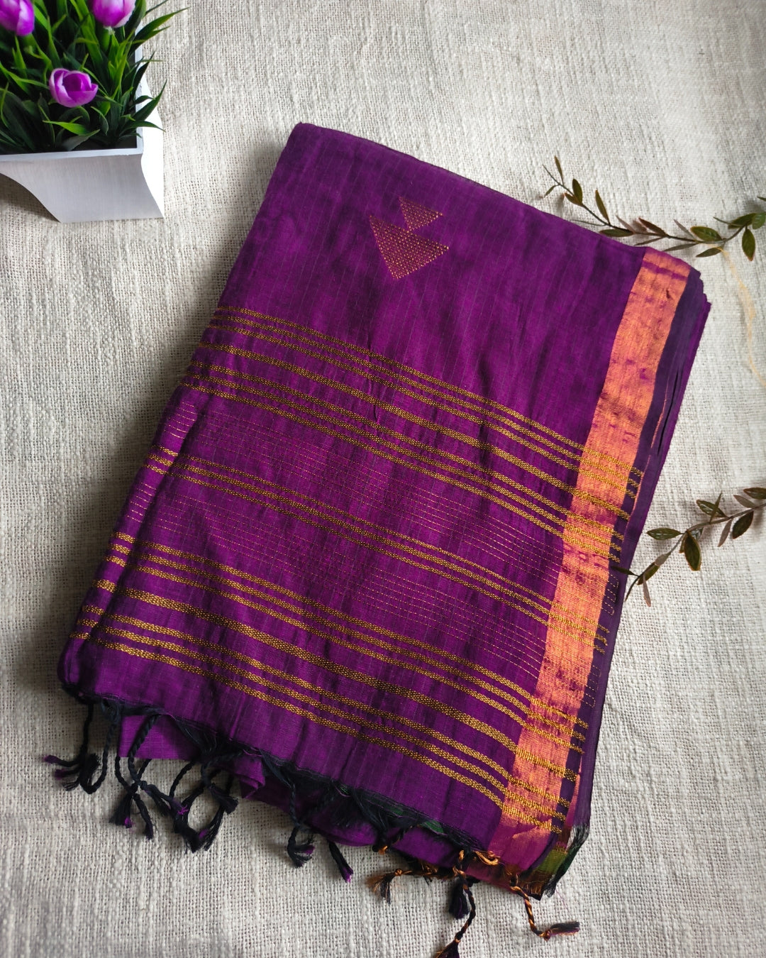 Pure Cottom Handloom Saree with Copper Zari weaving - Magenta