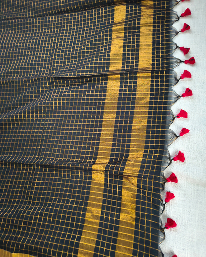 Mul Cotton Zari Checks Handloom Saree with contrast border - Black MammaHug