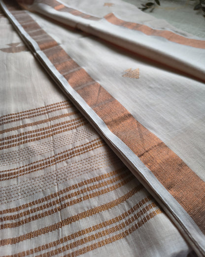 Pure Cottom Handloom Saree with Copper Zari weaving - Off White