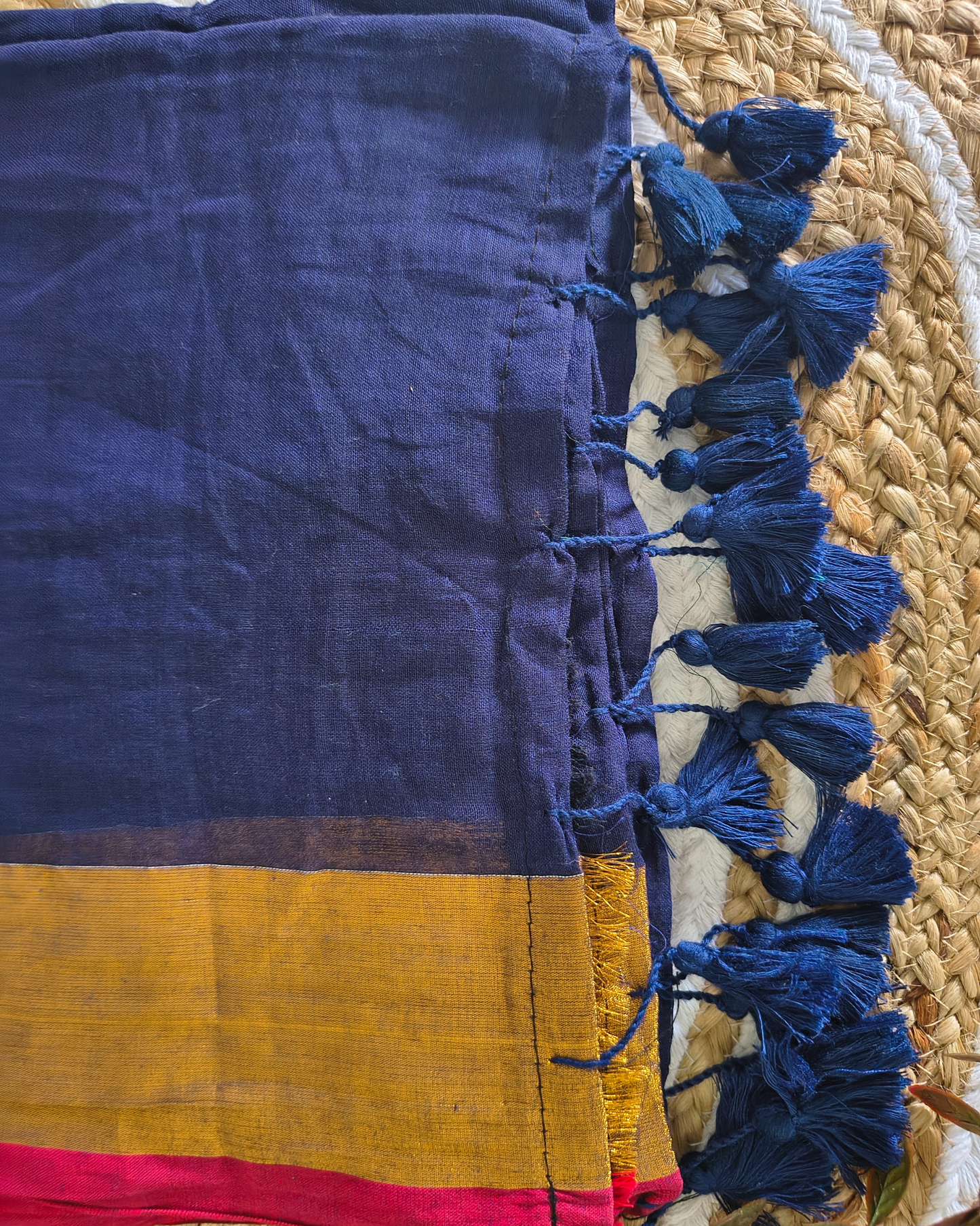 Mul Cottom Handloom Saree with Golden Border