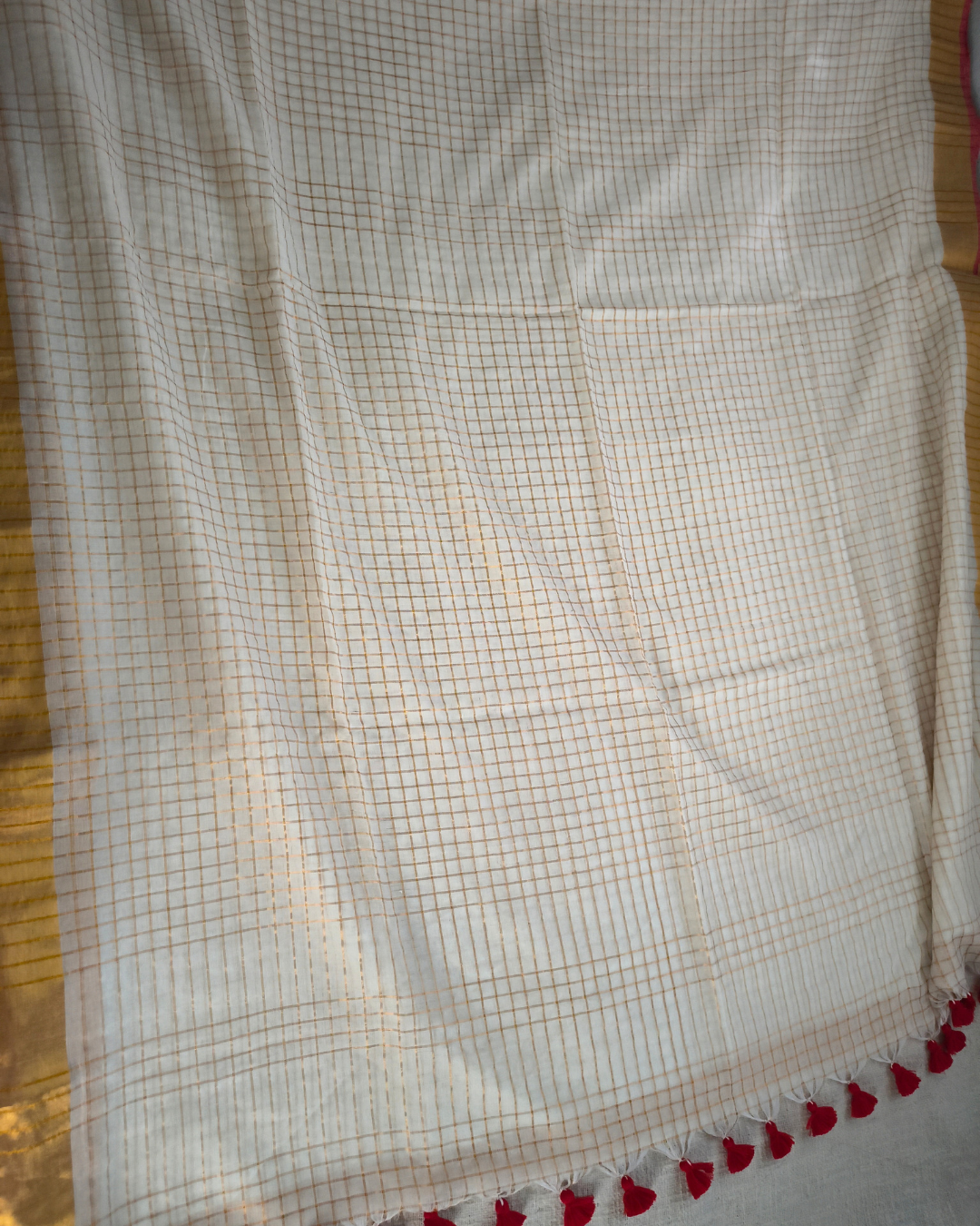 Mul Cotton Zari Checks Handloom Saree with contrast border - White MammaHug