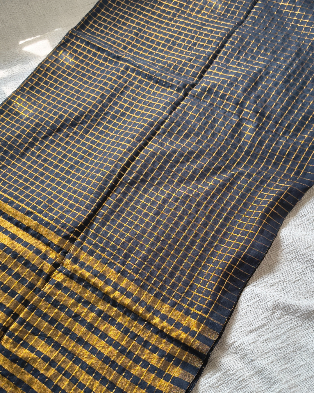 Mul Cotton Zari Checks Handloom Saree - Black MammaHug