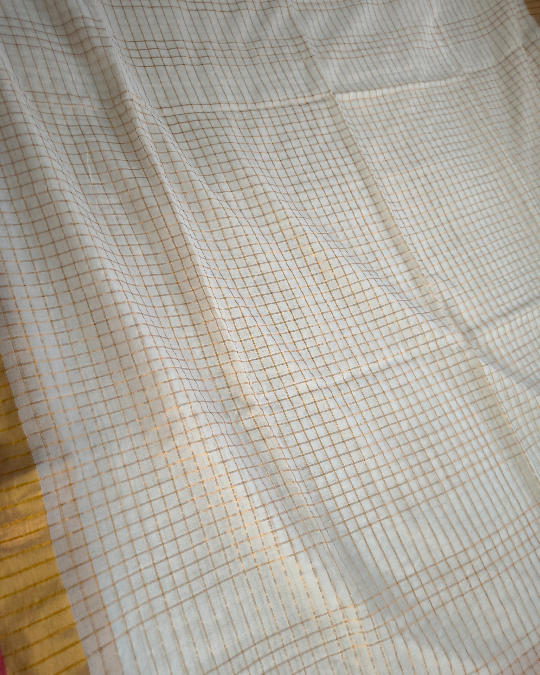Mul Cotton Zari Checks Handloom Saree with contrast border - White MammaHug