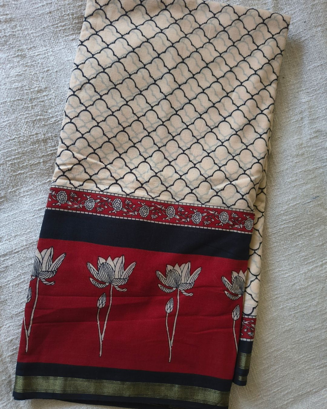 Ajrakh Block Print 120s Mul Cotton Saree - Cream MammaHug