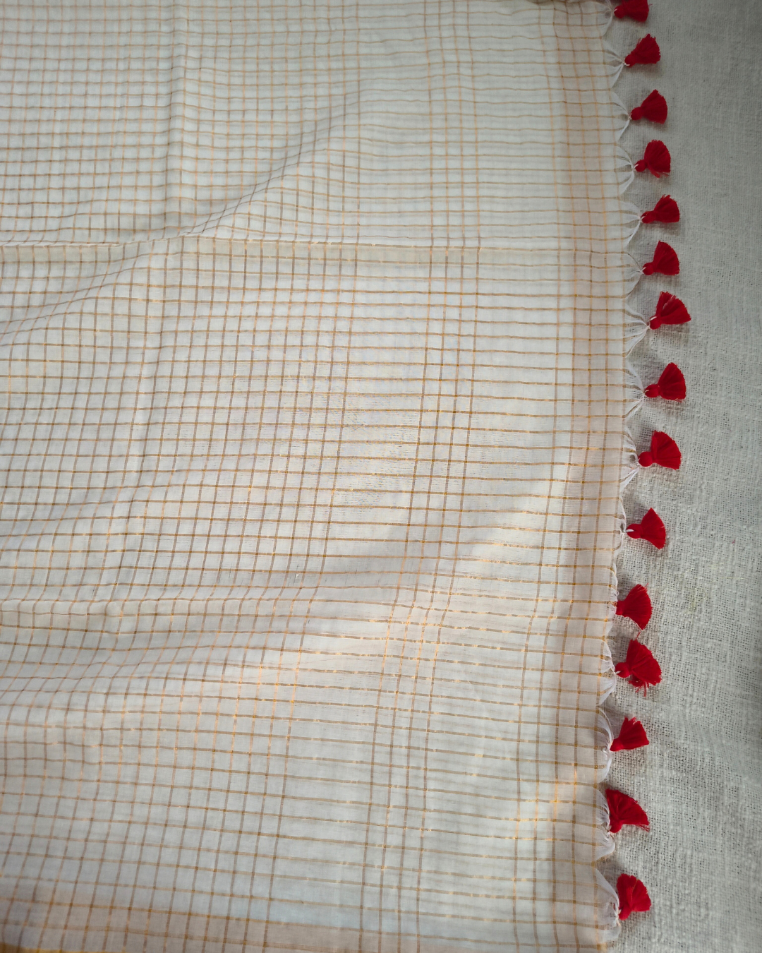 Mul Cotton Zari Checks Handloom Saree with contrast border - White MammaHug