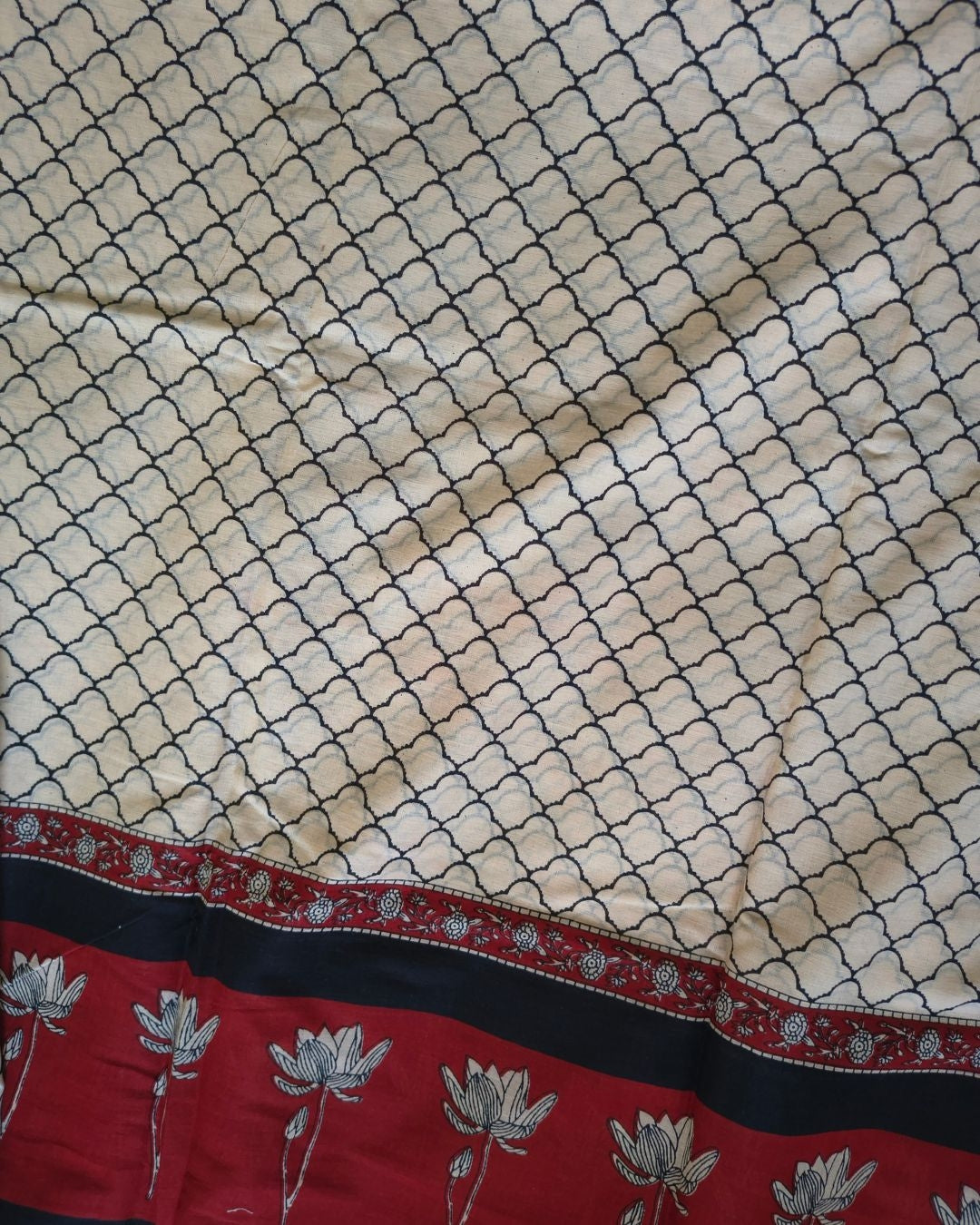 Ajrakh Block Print 120s Mul Cotton Saree - Cream MammaHug