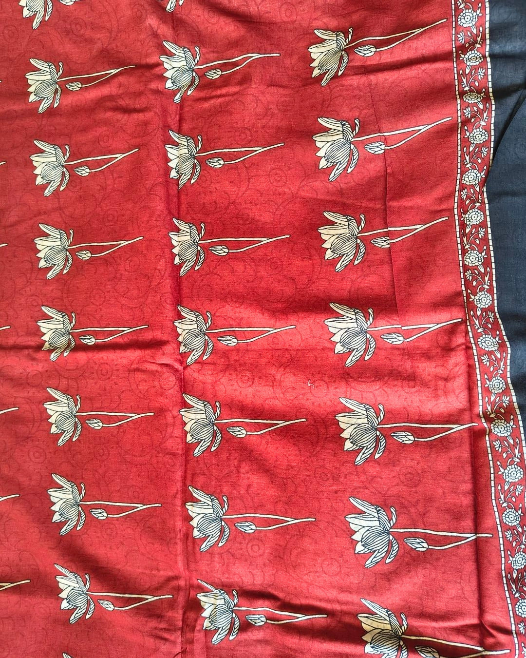 Ajrakh Block Print 120s Mul Cotton Saree - Cream MammaHug