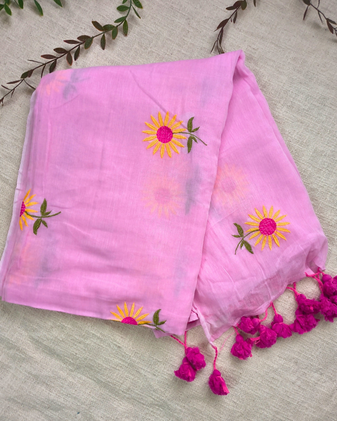 Mul Cottom Handloom Saree Flower Embroidery - Baby Pink