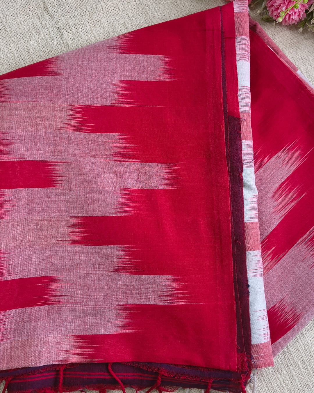 Pure Cottom Handloom Saree - Ikkat Geometry - White & Red