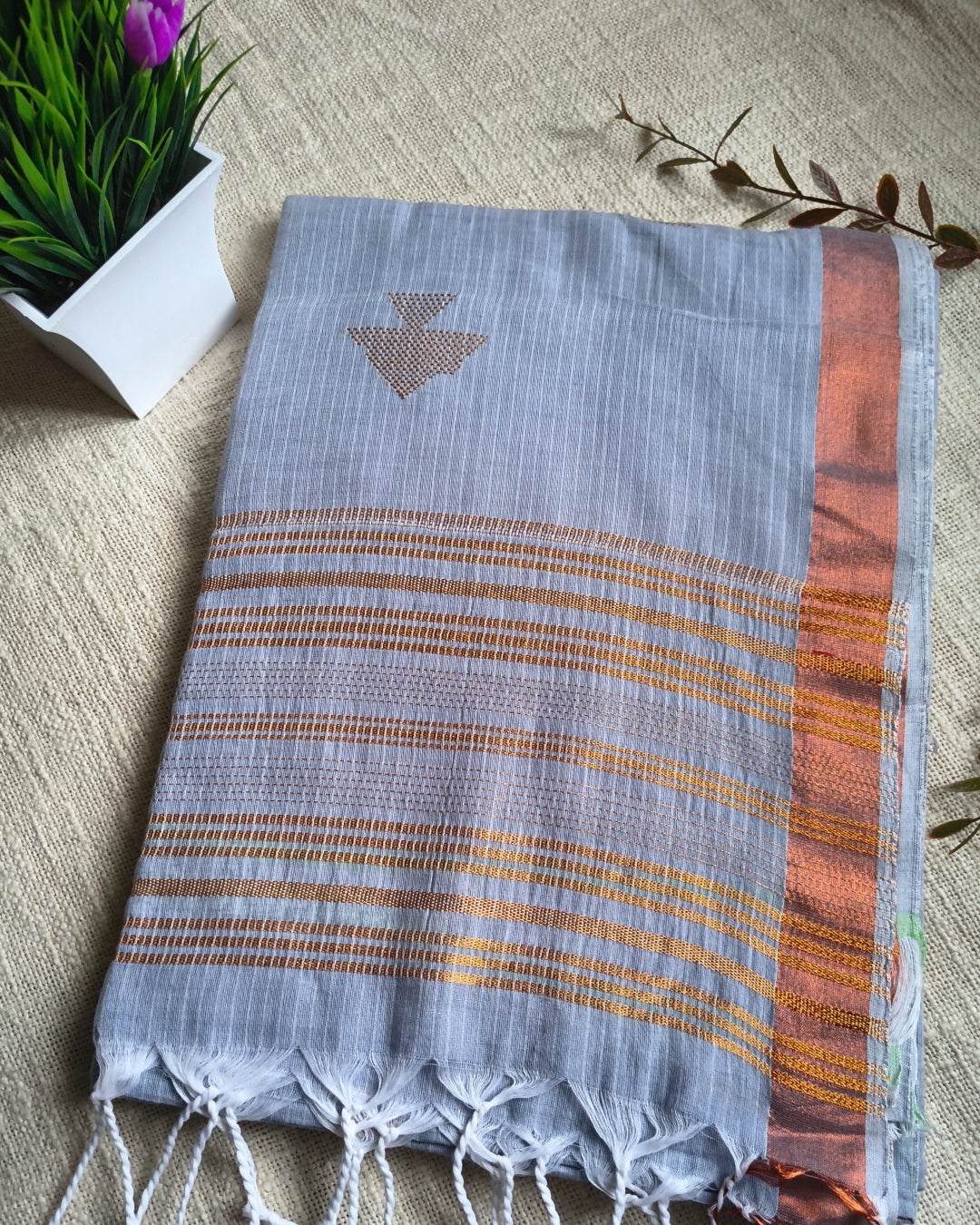 Pure Cottom Handloom Saree with Copper Zari weaving - Light Grey