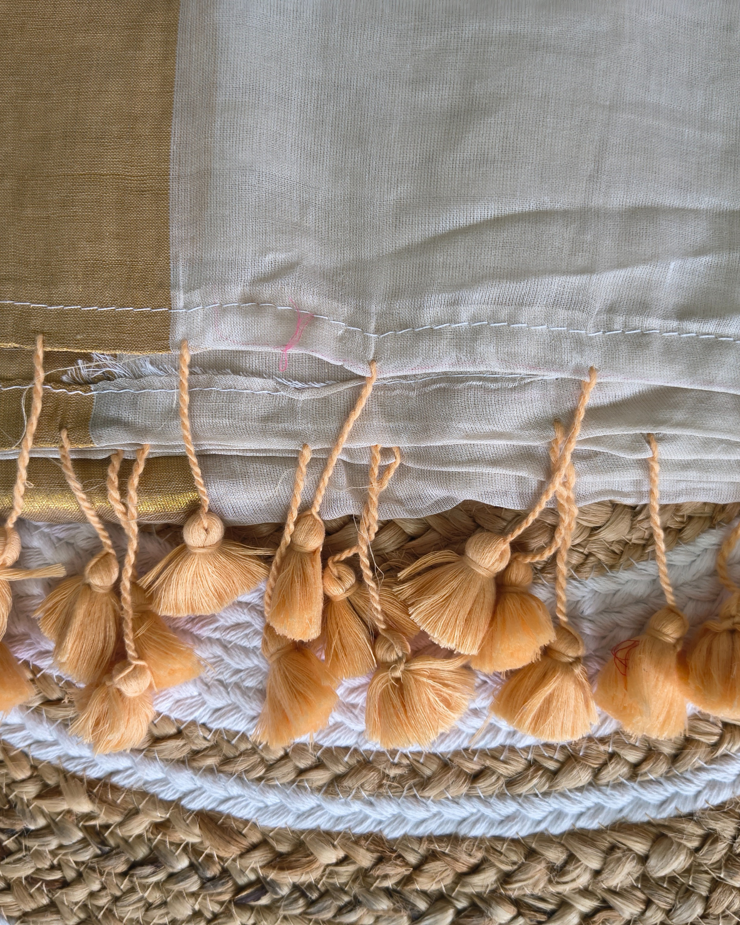 Mul Cottom Handloom Saree with Golden Border