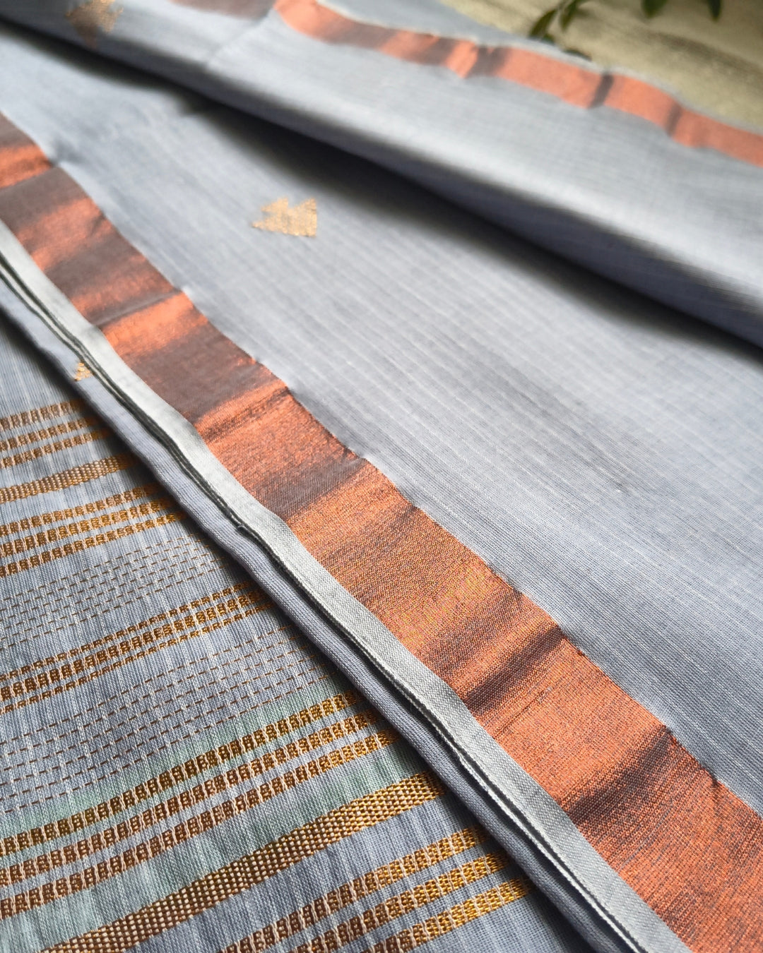 Pure Cottom Handloom Saree with Copper Zari weaving - Light Grey