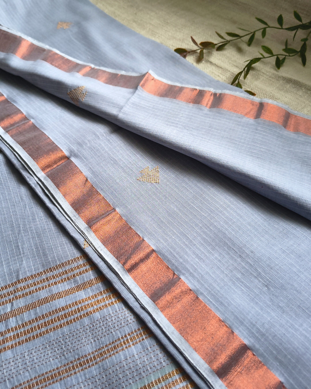 Pure Cottom Handloom Saree with Copper Zari weaving - Light Grey