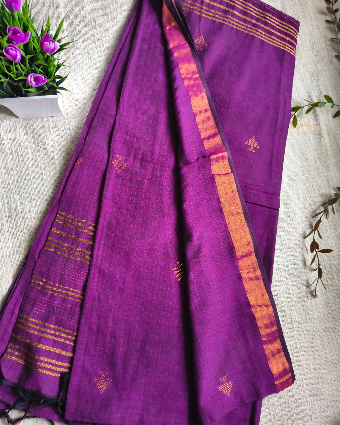 Pure Cottom Handloom Saree with Copper Zari weaving - Magenta