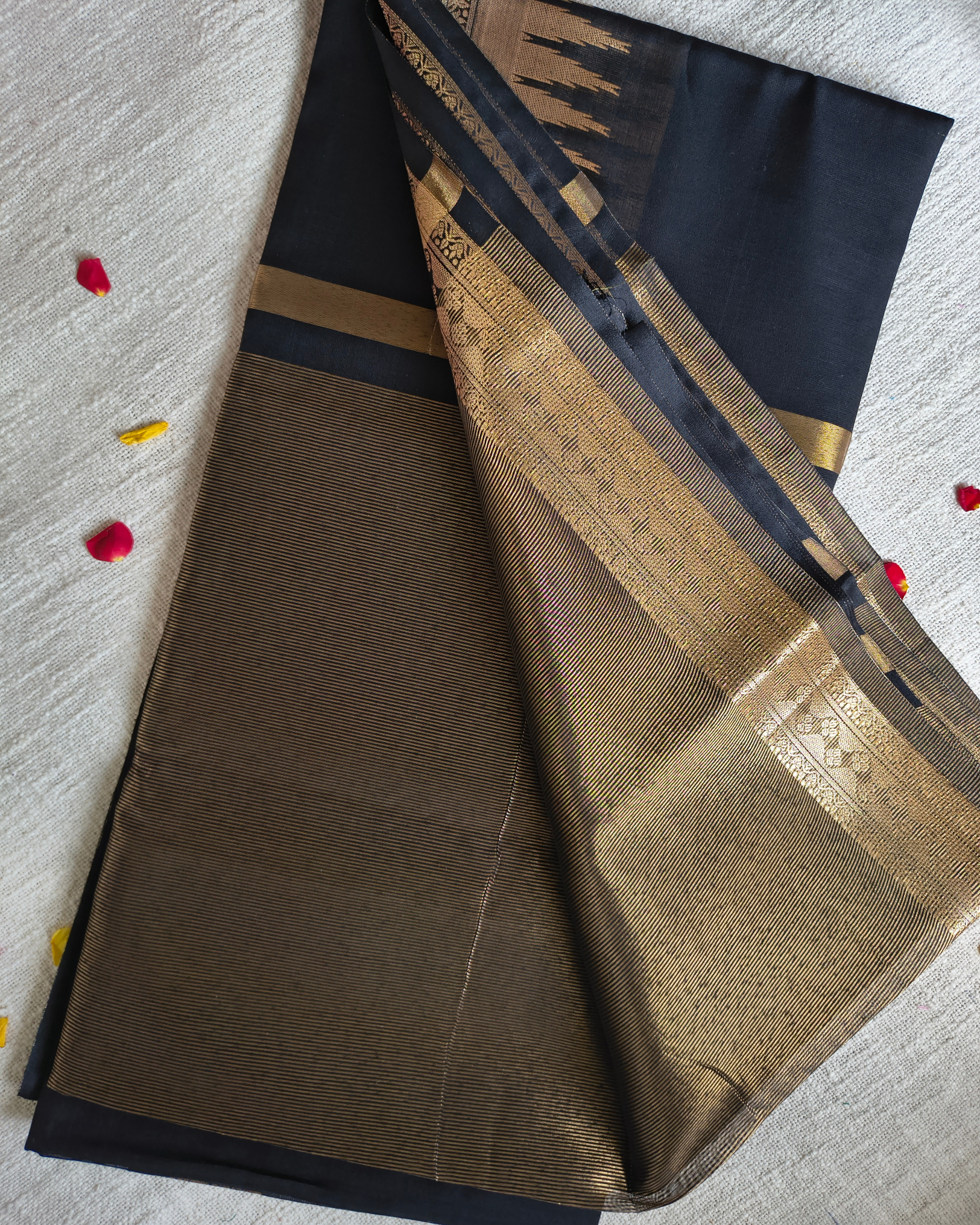 Maheshwari Silk Cotton Saree with Golden Temple Border – Classic Black MammaHug