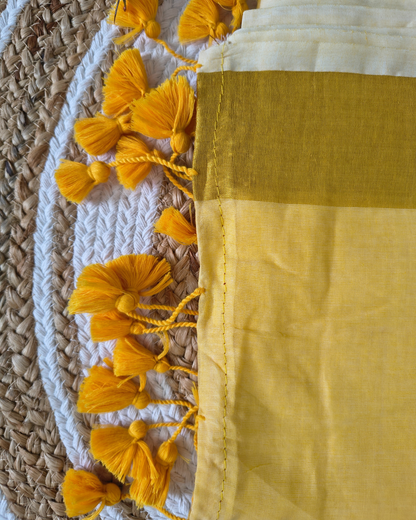 Mul Cottom Handloom Saree with Golden Border