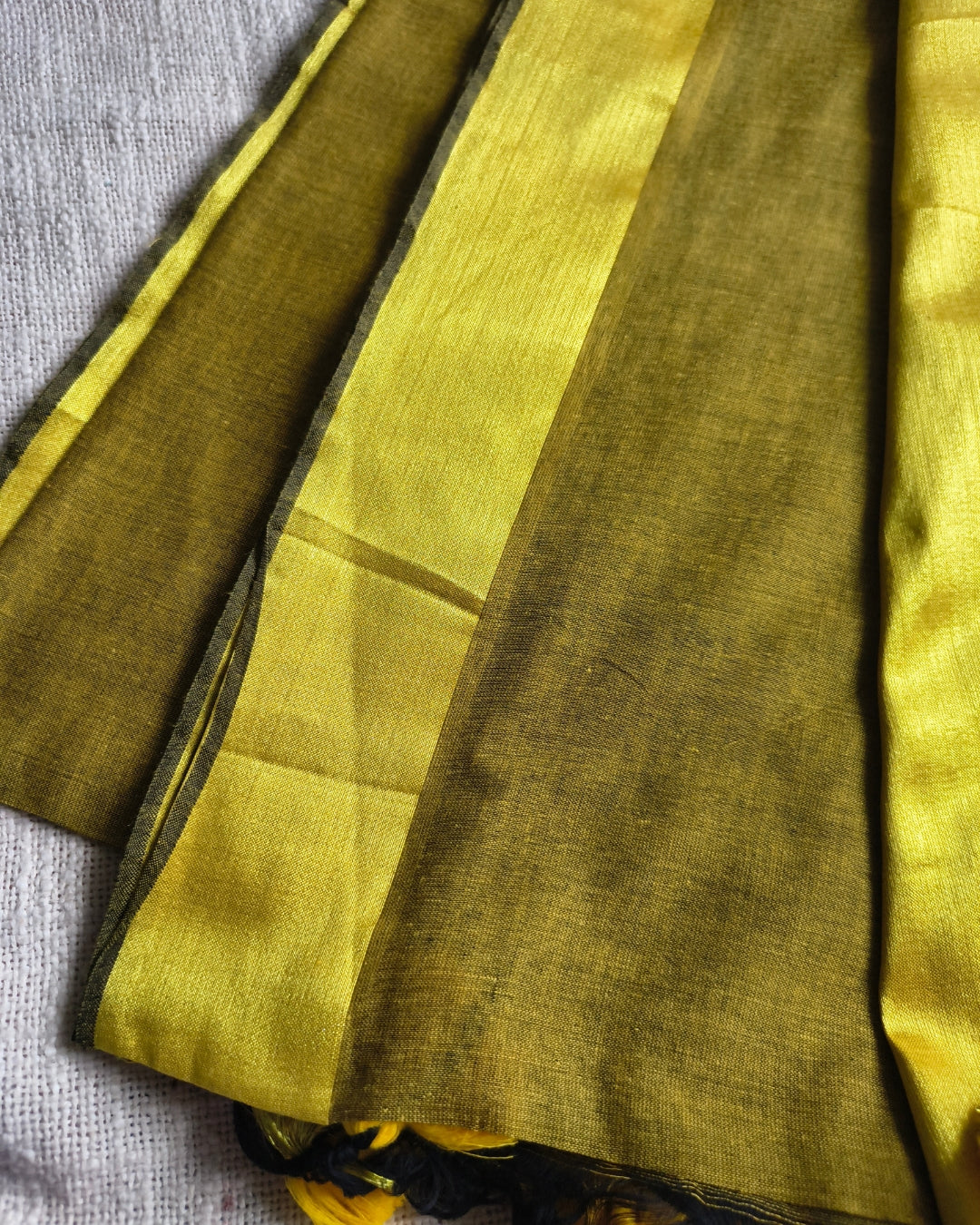 Pure Cottom Handloom Saree with Golden Border - Golden Olive