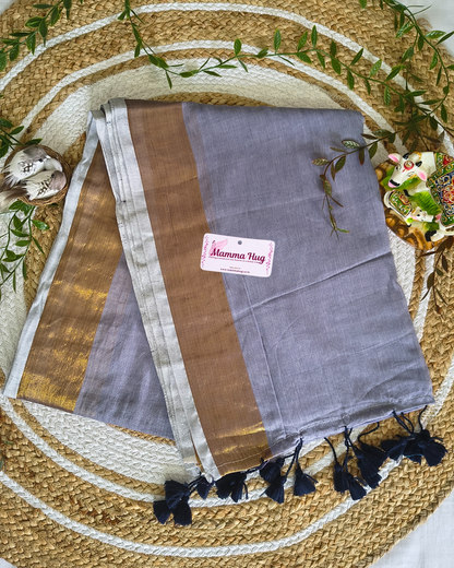 Mul Cottom Handloom Saree with Golden Border