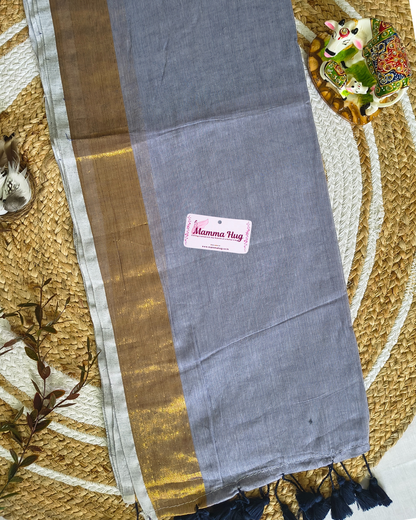 Mul Cottom Handloom Saree with Golden Border