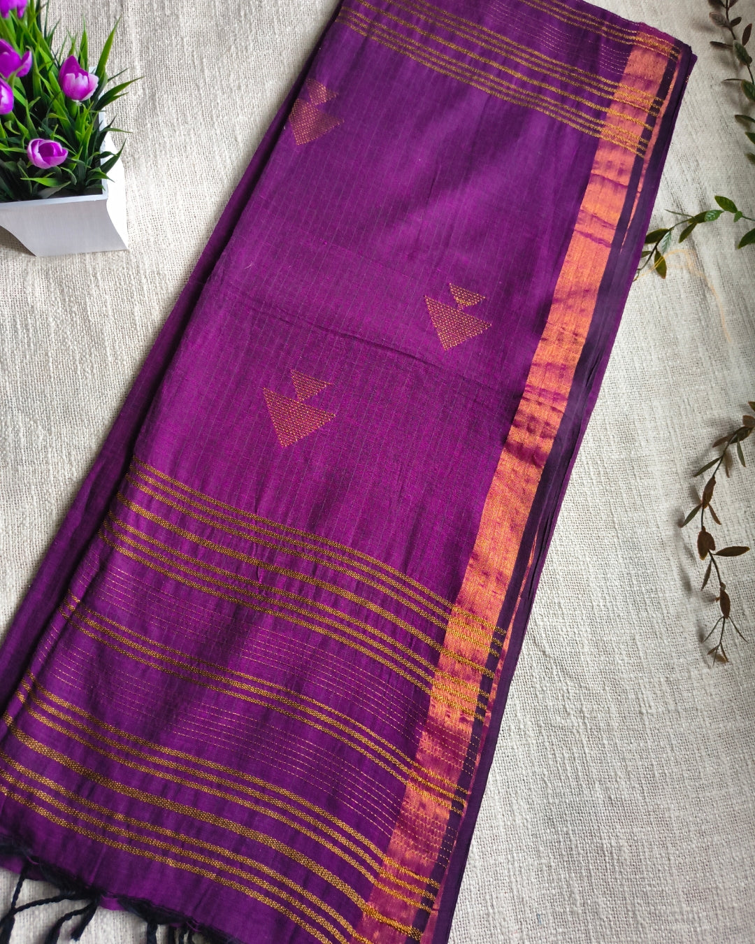 Pure Cottom Handloom Saree with Copper Zari weaving - Magenta