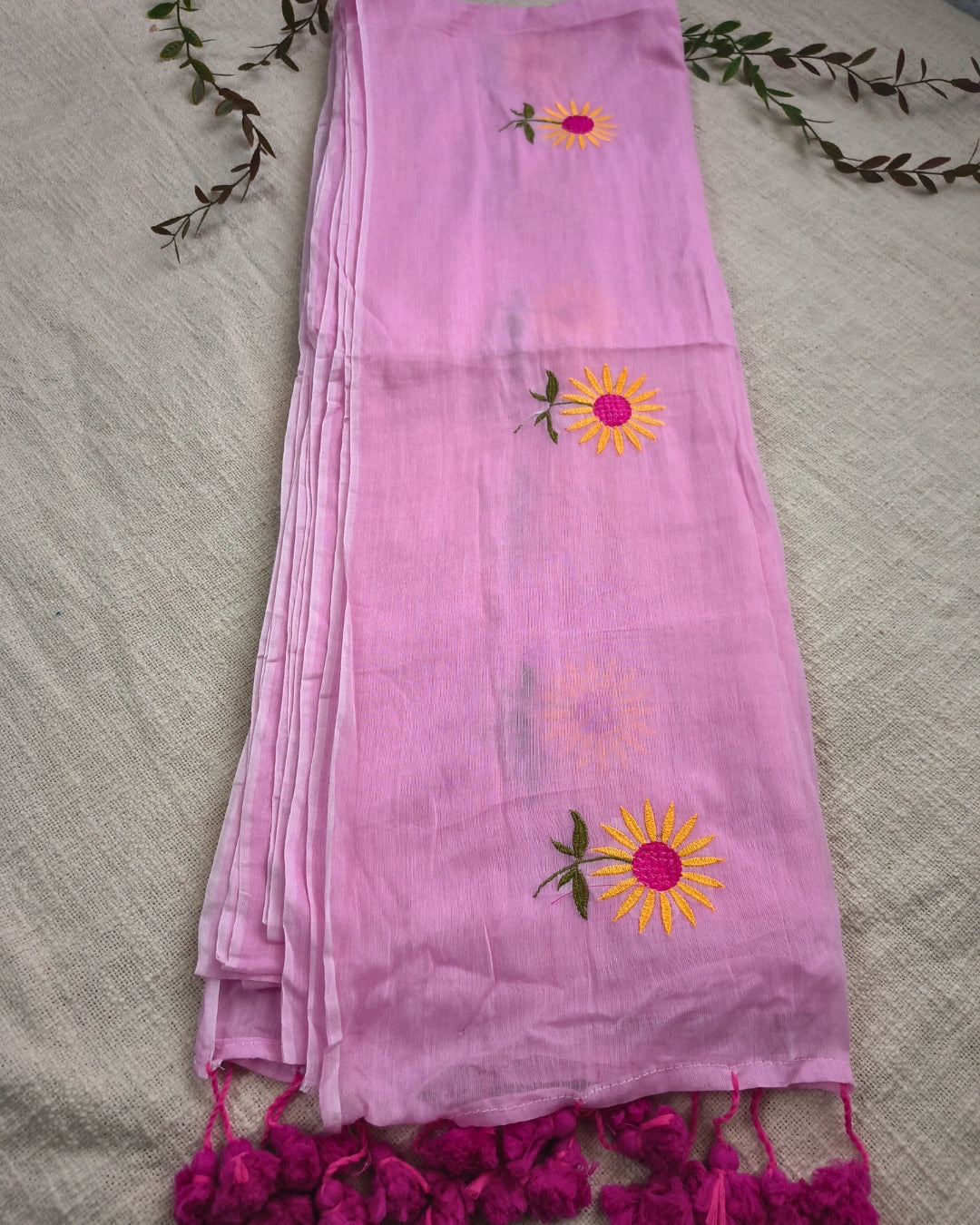 Mul Cottom Handloom Saree Flower Embroidery - Baby Pink
