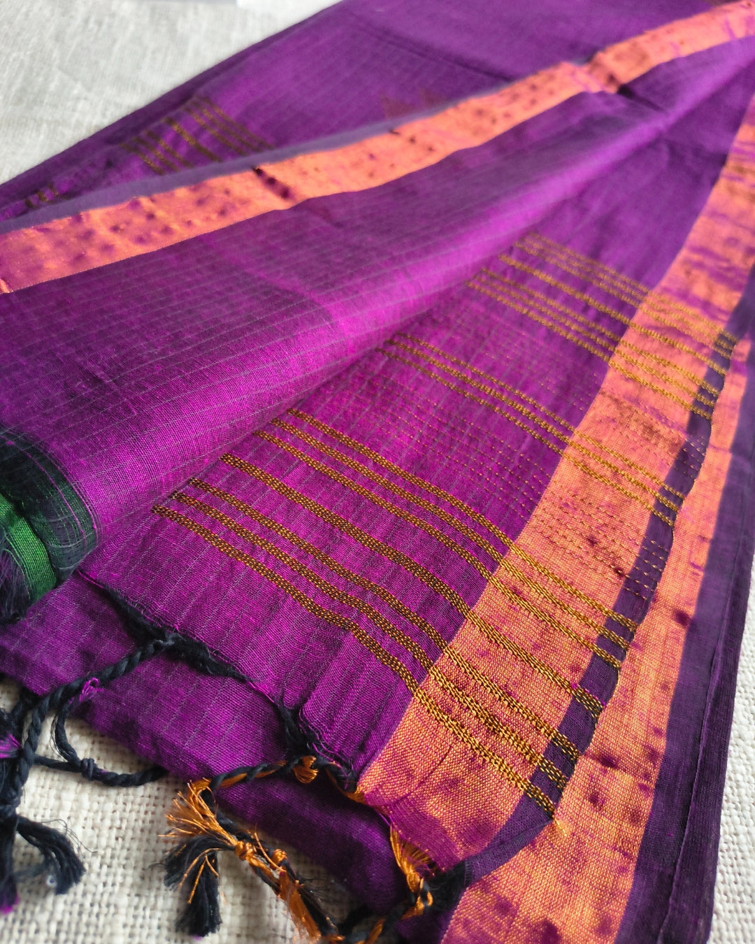 Pure Cottom Handloom Saree with Copper Zari weaving - Magenta