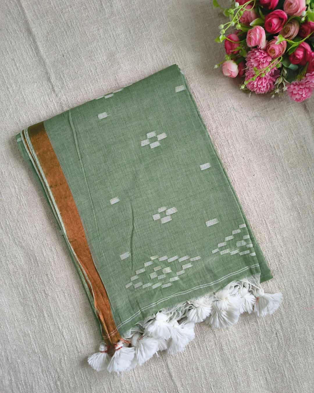 Pure Cottom Handloom Saree - Small Copper Border - Pastel Green